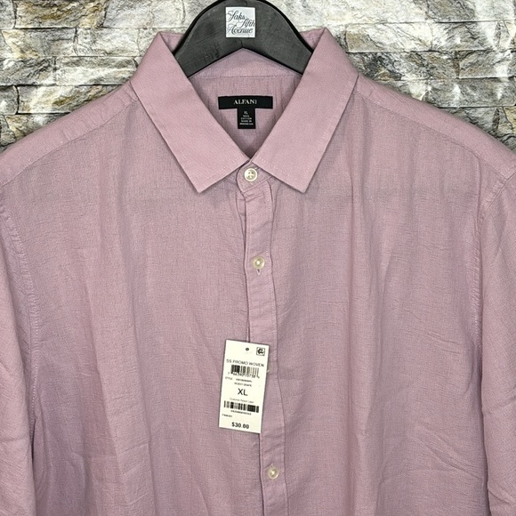 🔥🔥Alfani Men Short Sleeved Button Down Shirt Size: XL 🔥🔥 - Picture 2 of 8